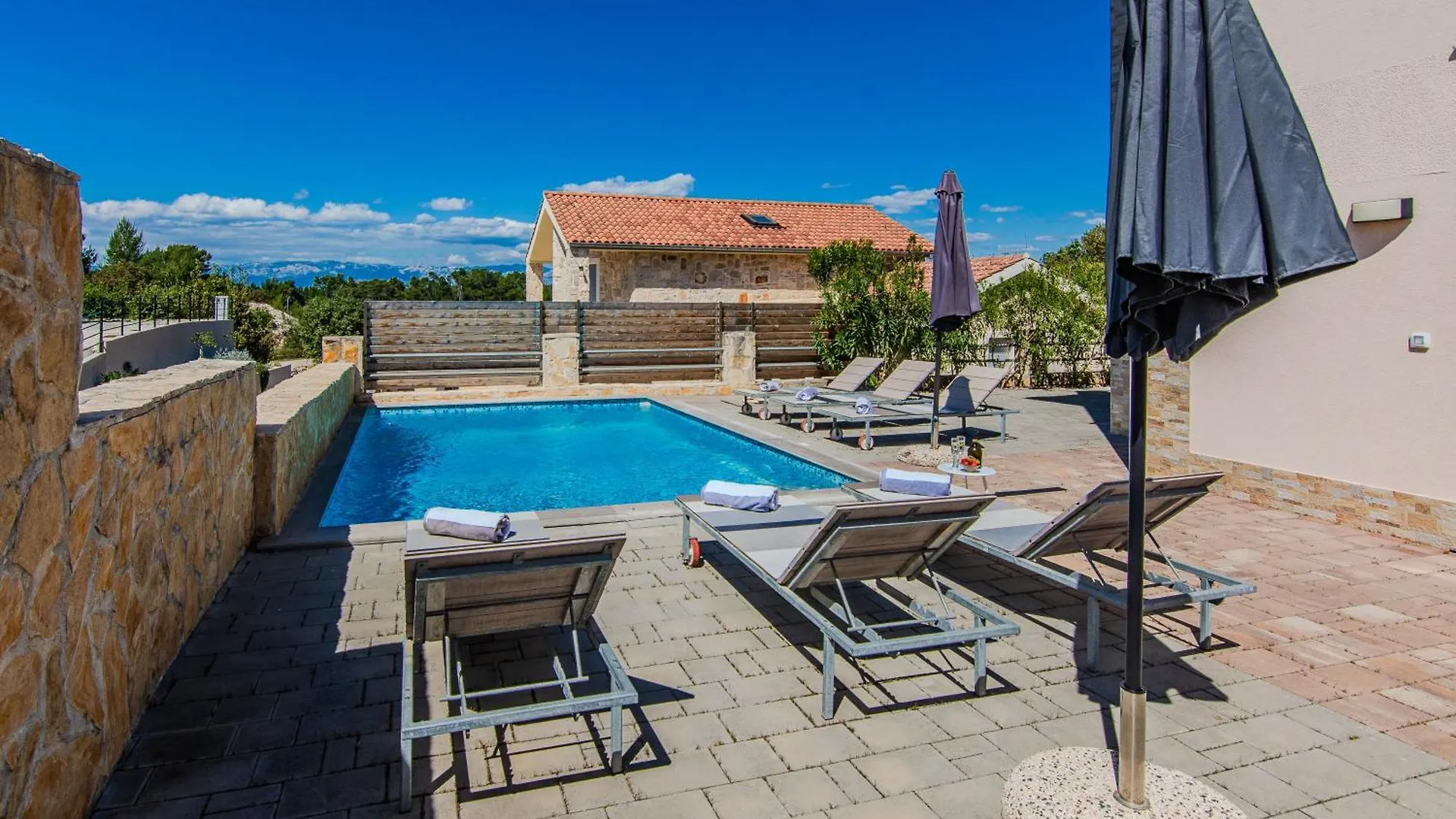 Villa Sandy Beach With Outdoor Pool, Few Seconds From The Beach Zaton  Zaton (Zadar)