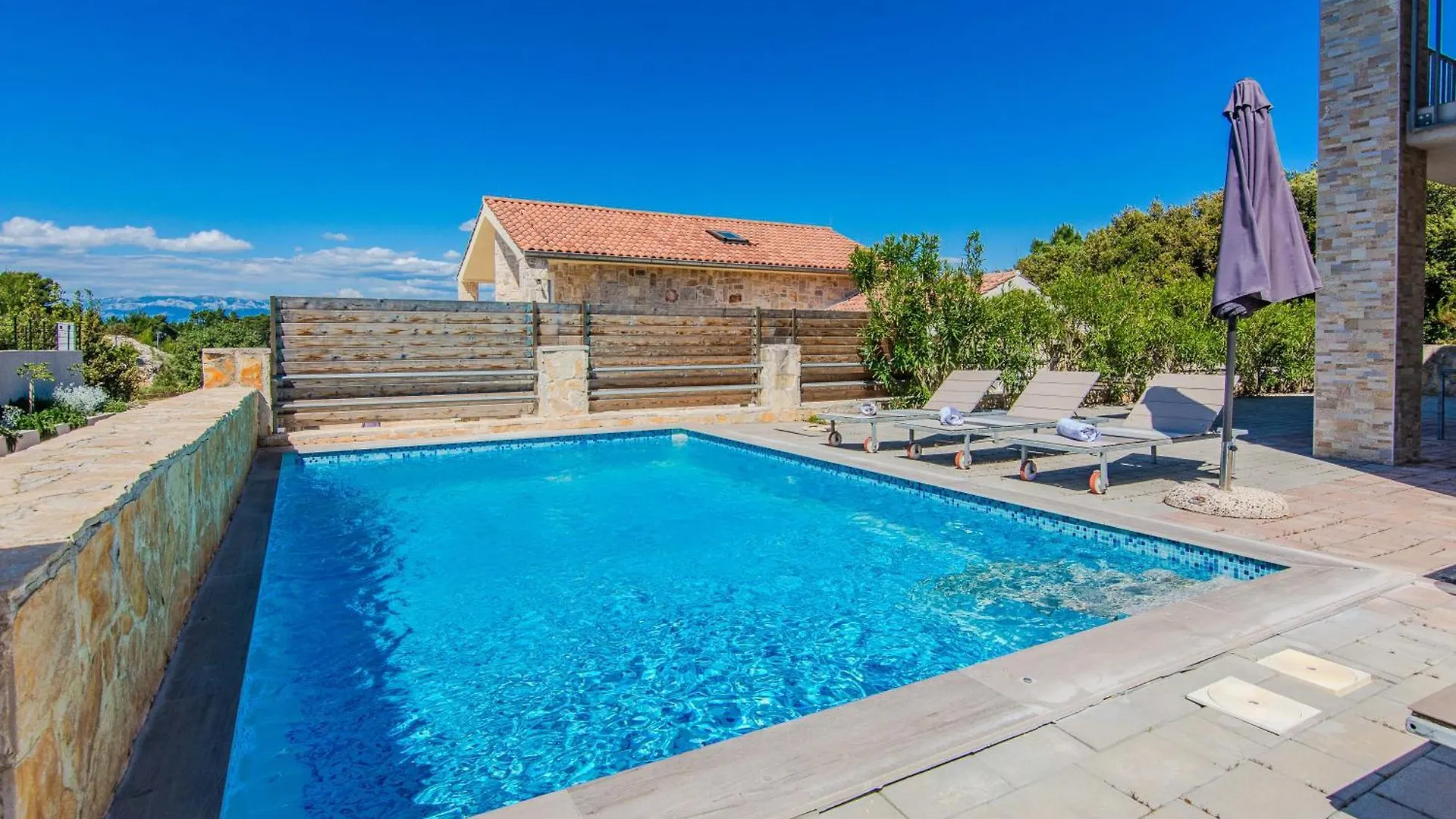Villa Sandy Beach With Outdoor Pool, Few Seconds From The Beach Zaton  Aparthotel