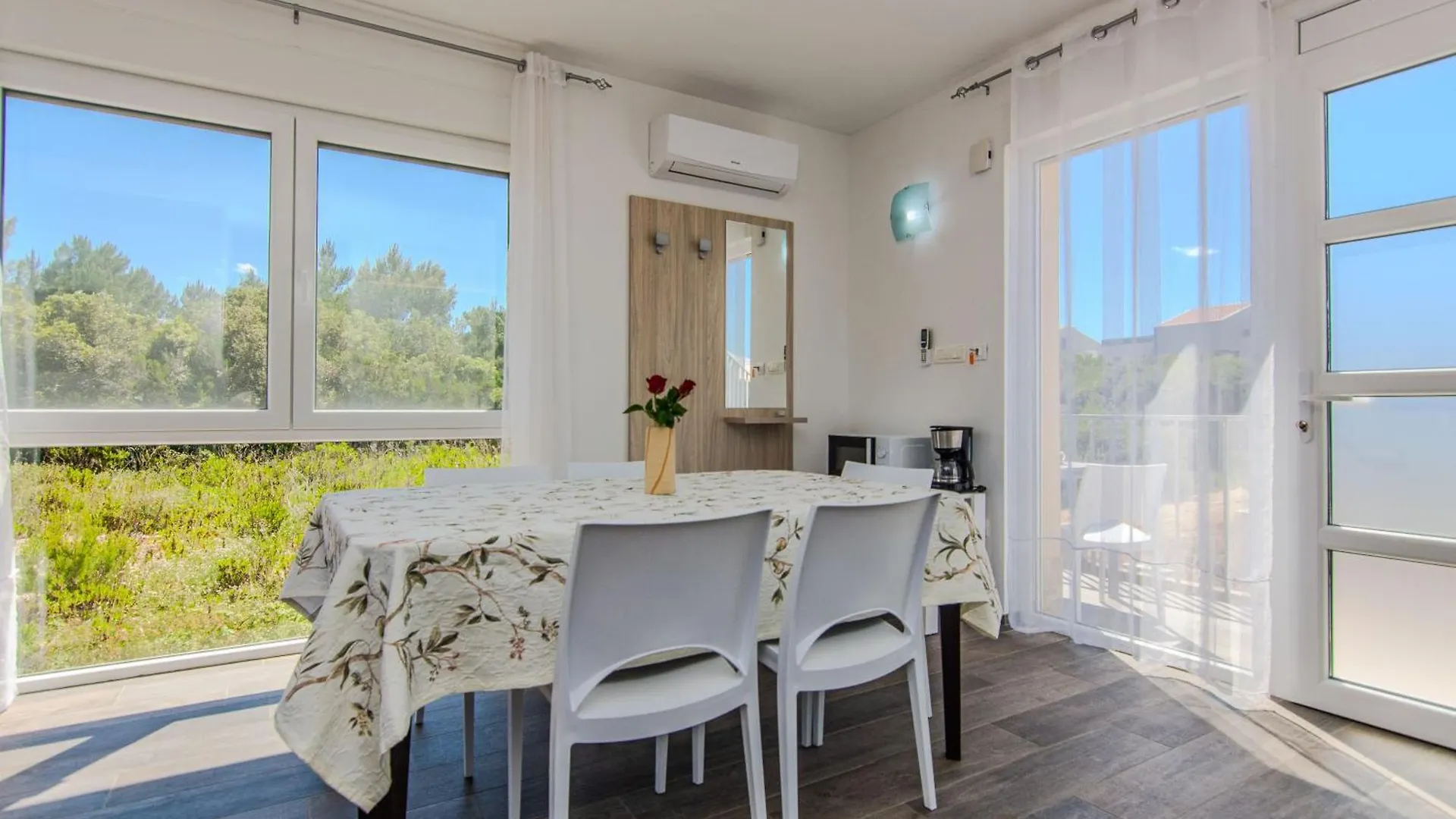 Villa Sandy Beach With Outdoor Pool, Few Seconds From The Beach Zaton  Aparthotel Zaton (Zadar)