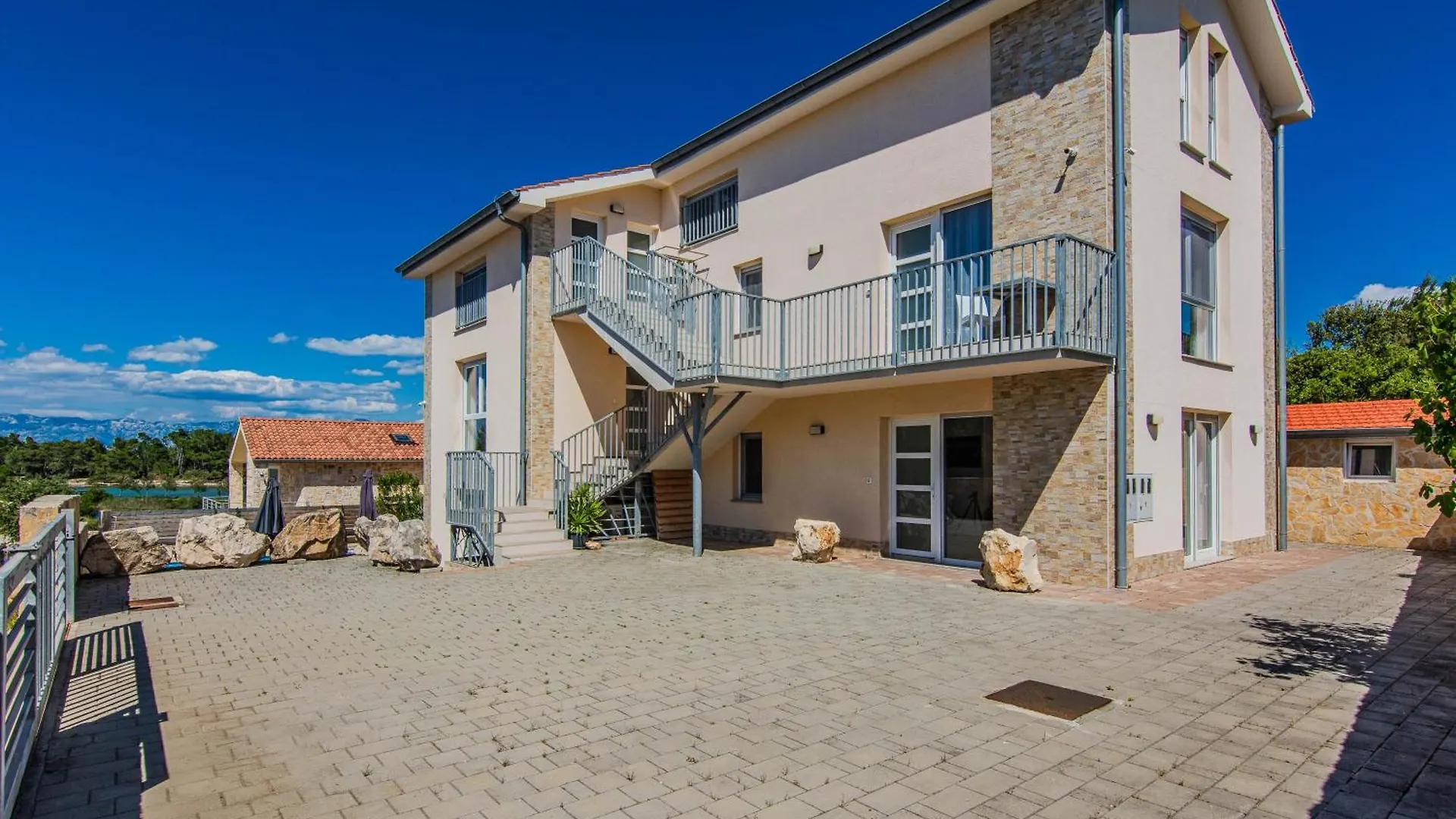 Aparthotel Villa Sandy Beach With Outdoor Pool, Few Seconds From The Beach Zaton  Kroatien