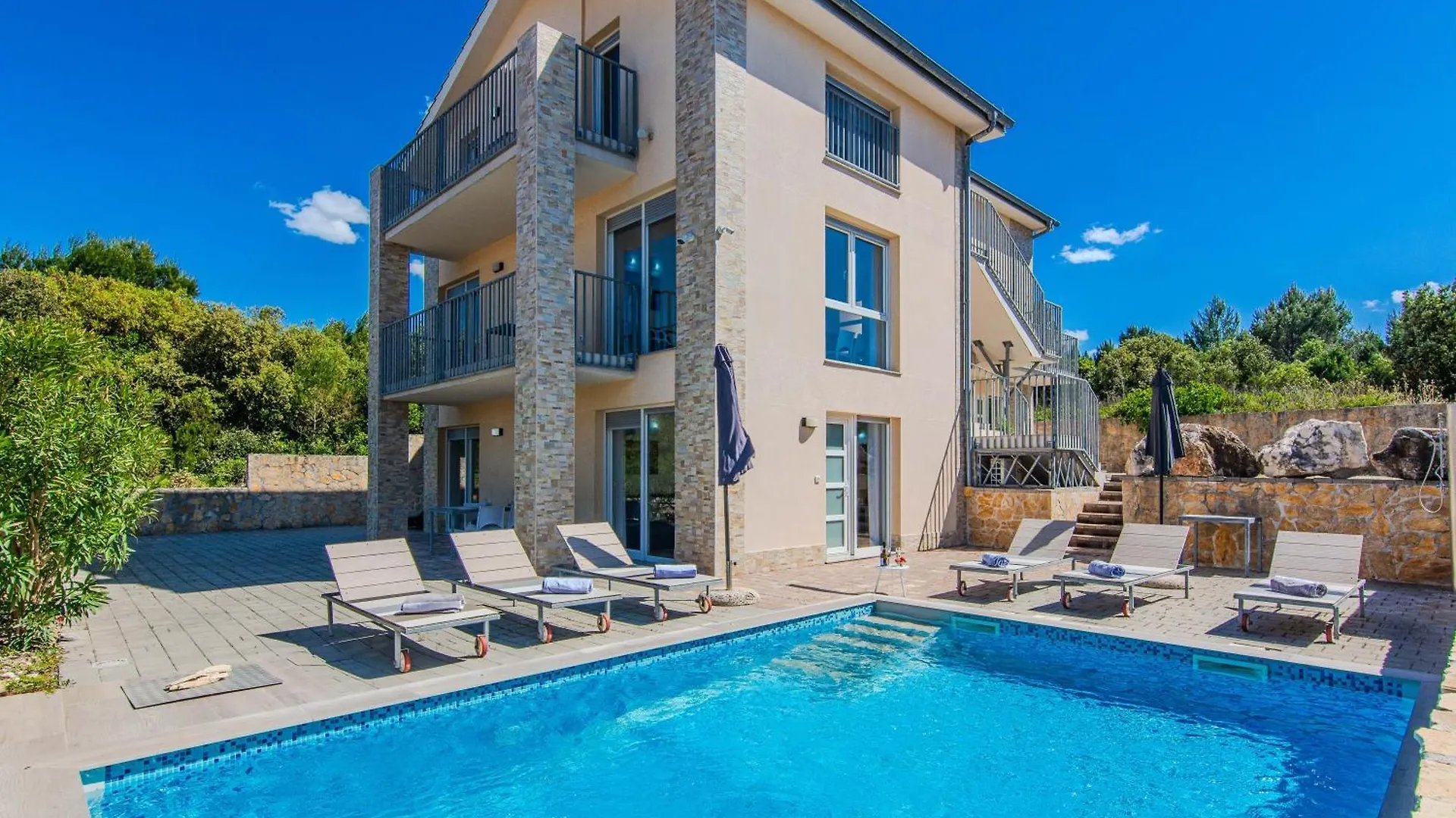 Villa Sandy Beach With Outdoor Pool, Few Seconds From The Beach Zaton